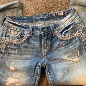 Miss Me Buckle brand cropped distressed jeans 👖